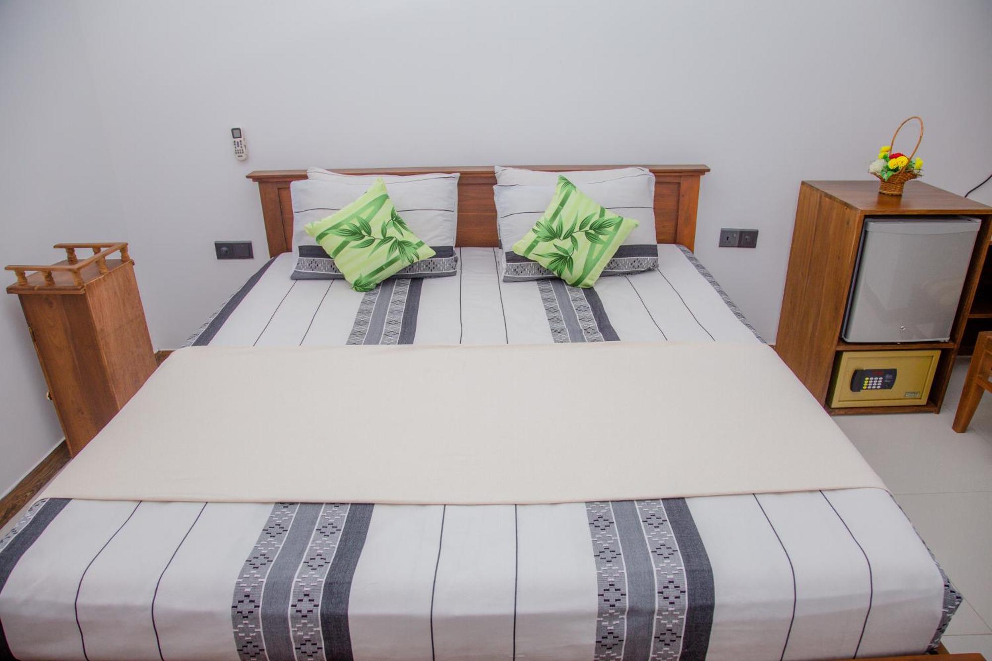 Hispaniola Inn Мириса Екстериор снимка